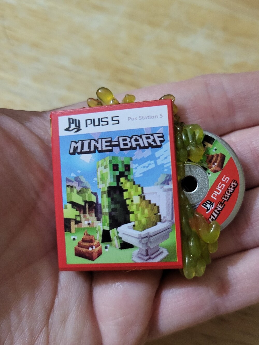 4/20$ Zuru Mega Gross Minis Series 2  Pus Station 5 Mine Barf